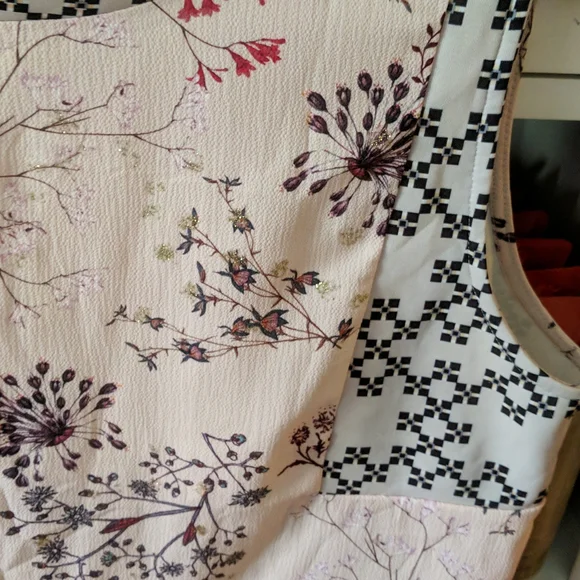 Top - Picture 2 of 4